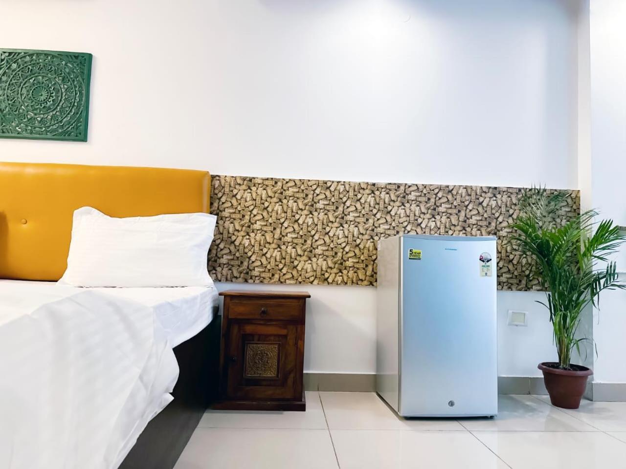 Hotel Blueberry Ню Делхи Екстериор снимка
