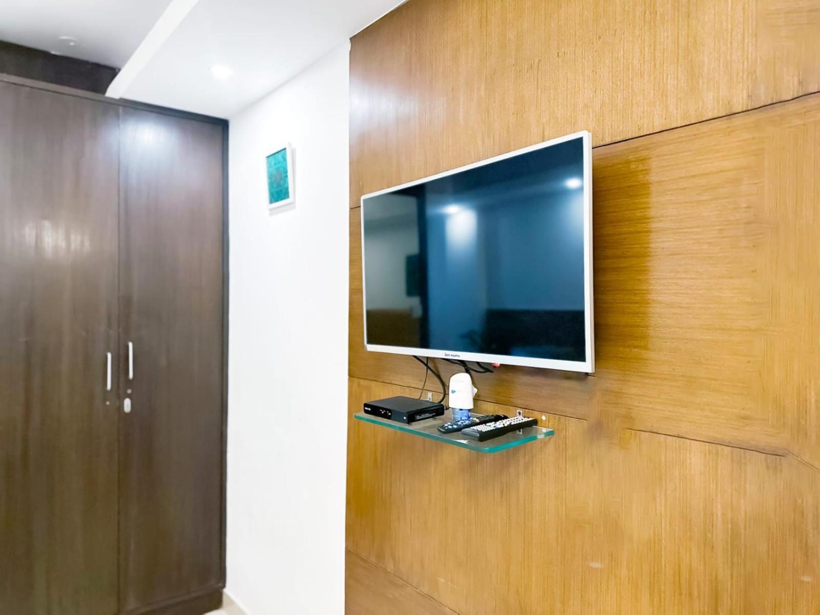 Hotel Blueberry Ню Делхи Екстериор снимка